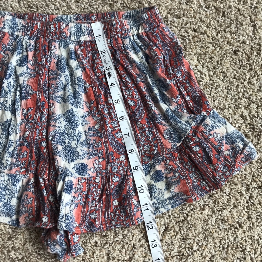 LUSH | Ruffle Shorts - Picture 5 of 7